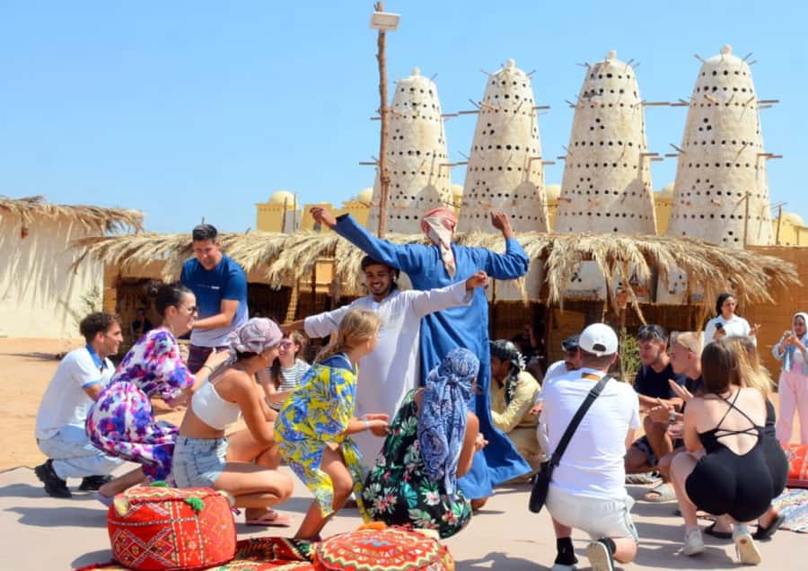 Makadi Bay: BADU Luxury Bedouin Dinner Experience & Stargaze - Bedouin welcome tea, coffee, and karkade to start the night right