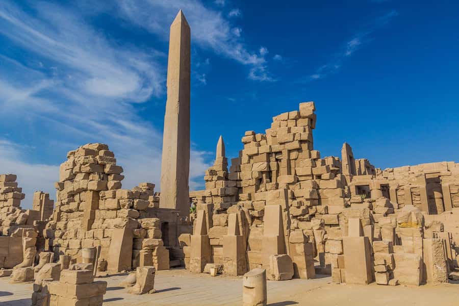 Makadi Bay: Luxor Highlights & King Tut Tomb Full-Day Tour - Karnak Temple: Amun, Mut, Khonsu, and the feel of Thebes