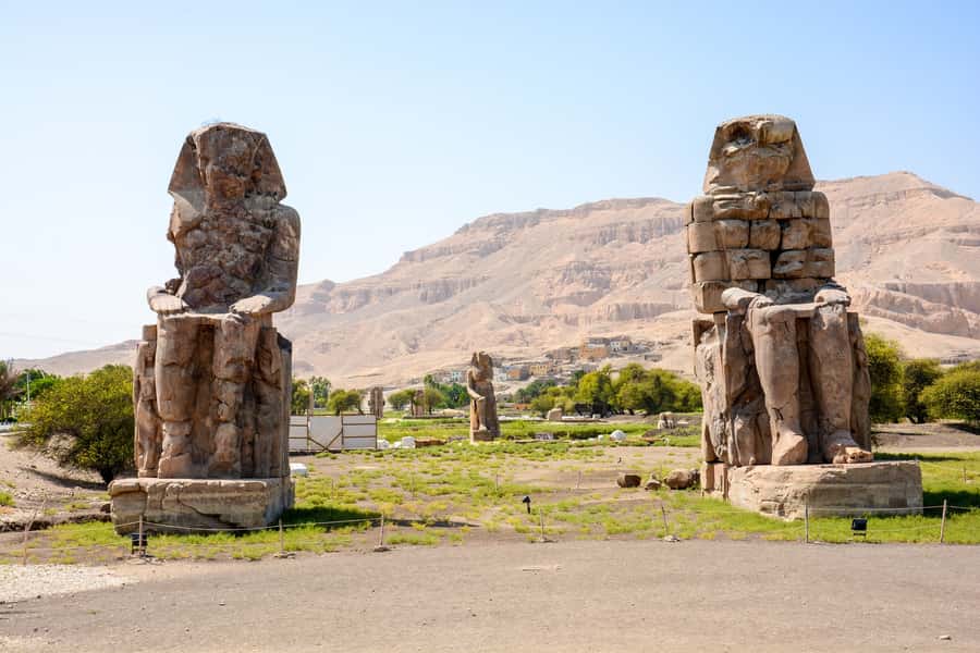Makadi Bay: Luxor Private Tour Kings Valley and Hatshepsut - Karnak Temple: the scale, plus what the guide adds