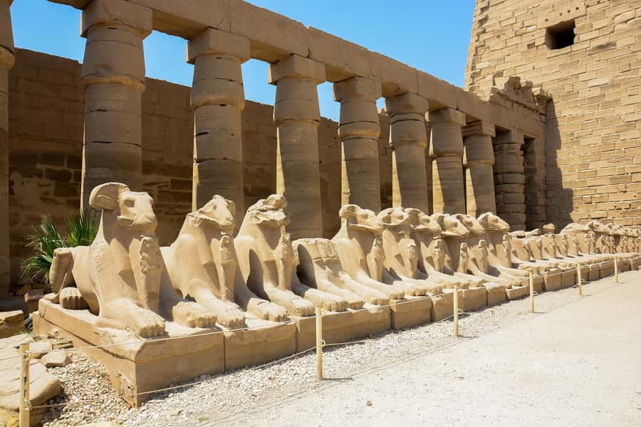 Makadi Bay: Luxor Private Tour Kings Valley and Hatshepsut - Hatshepsut Temple: the cliffside sight that anchors the day