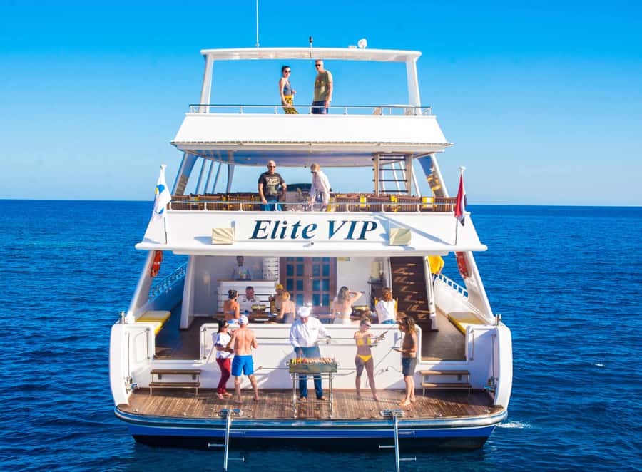 Marsa Alam: Elite vip Turtle bay snorkeling with BBQ Lunch - Port Ghalib marina time: shop and stretch your legs