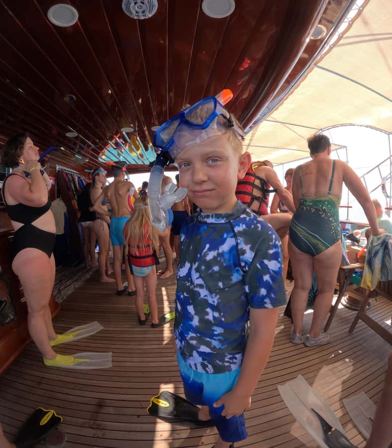 Marsa Alam: Pirates Premium Boat to turtle bay with lunch - The ride back and Port Ghalib marina free time