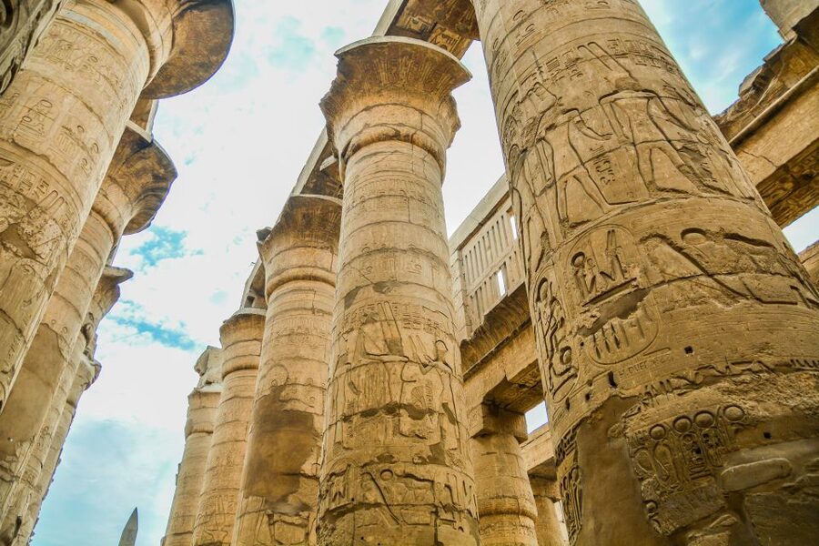 Marsa Alam: Valley of the Kings & Karnak Temples Luxor Tour - Colossi of Memnon, Amenhotep III’s Giant Guardians
