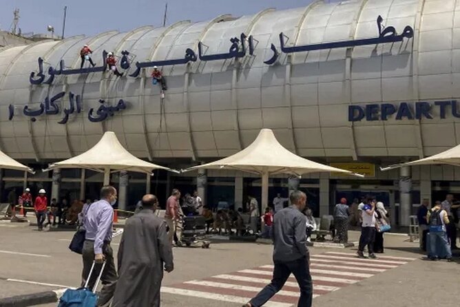 Meet and greet vip Transfer From Cairo Airport - Finding your representative, the named sign, and the first 10 minutes