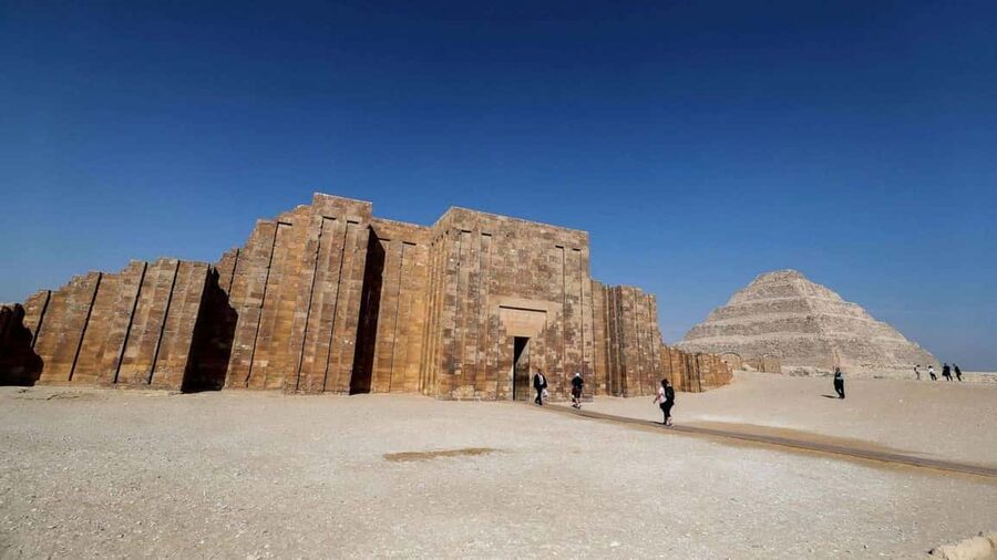 Memphis, Saqqara and Dahshur Day Tour From Cairo - The craft and souvenir stops: cotton, papyrus, and handmade rugs