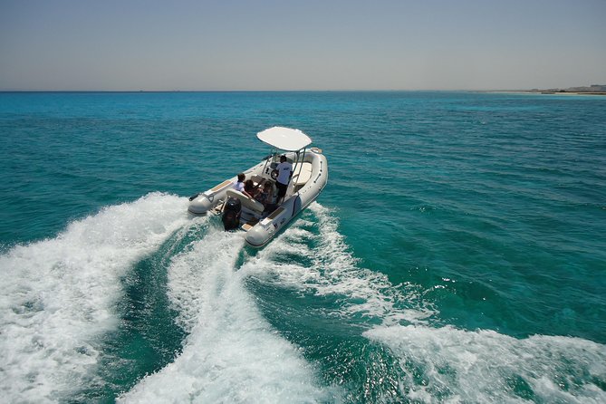Orange Bay Island By Speedboat - Boat quality and comfort: why clean gear matters in the sun