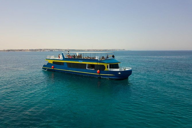 Paradise Catamaran Conquest 2 Hours Semi Submarine & snorkeling - Hurghada - Hurghada’s semi-submarine concept, explained simply