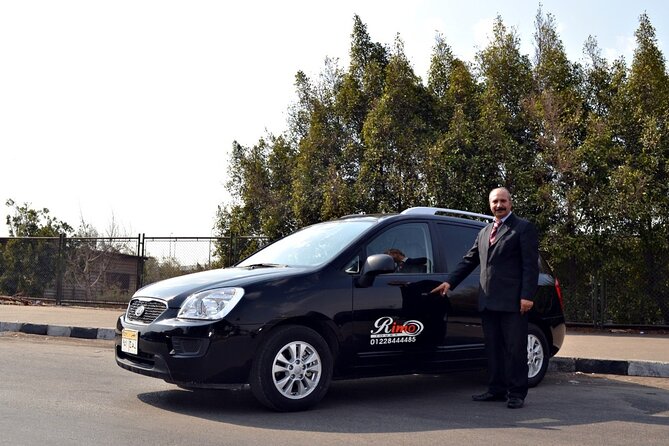 Private Airport Transfer from Cairo Airport to anywhere in Giza - Finding Your Driver Outside Cairo Airport (No Guesswork)