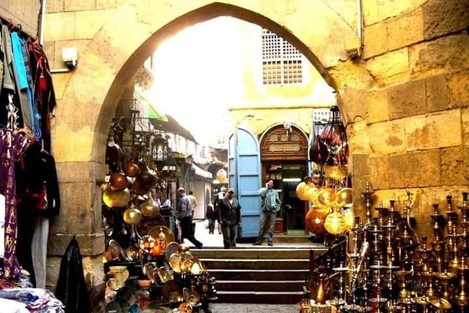 Private Cairo Best tour Pyramids ,Museum, Old Cairo and bazaar - Khan el-Khalili in a single hour: shop with a plan, not a panic