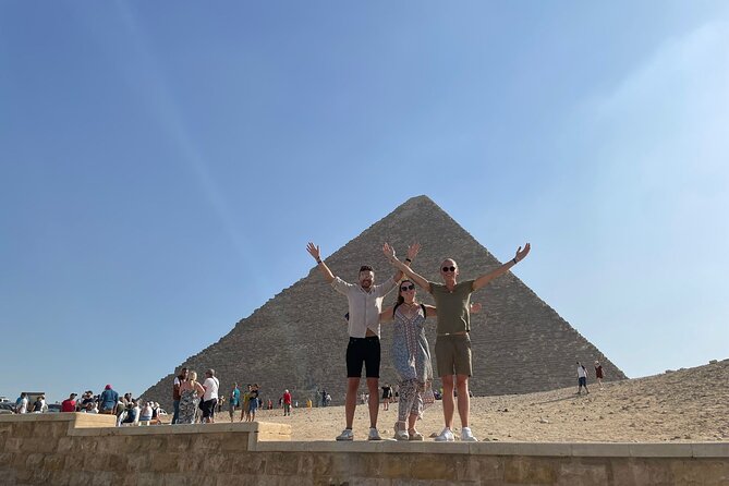 Private Day to cairo - all fees included - new museum & pyramid - Lunch at Walkway Food Court: Buffet Included, Drinks Are Not