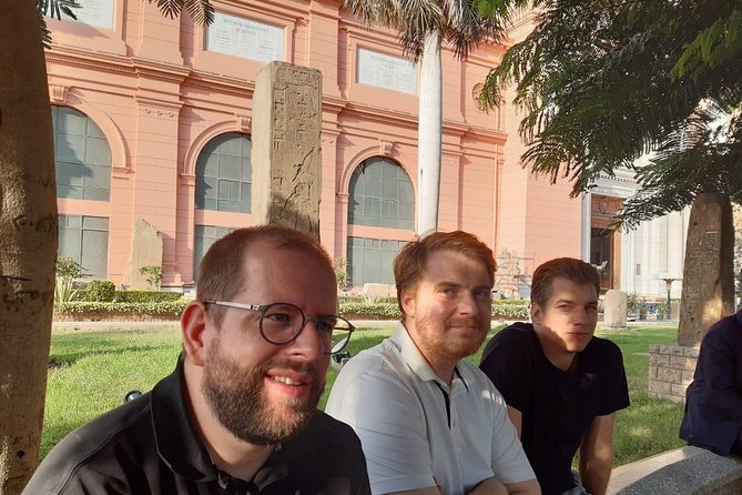 Private Day Tour to Giza Pyramids and Egyptian Museum from Cairo with Guide - Guide Power: How a Private Egyptologist Changes the Day