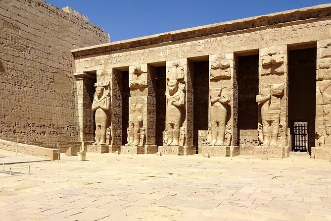 Private Full Day Tour of Luxor west Bank Tombs and temples - Colossi of Memnon: two statues, a calm 30 minutes