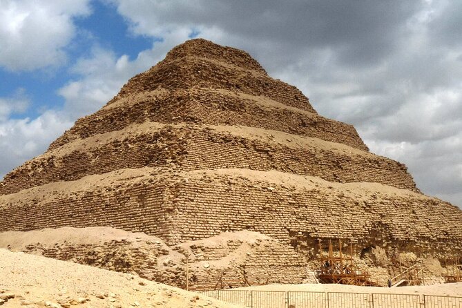Private Full-Day Tour to Giza Pyramids,Sphinx,Memphis, and Saqqara - Hotel-to-ancient Egypt, in one long day (8 hours 30 minutes)