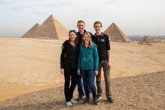 Private Full-Day Tour to Giza Pyramids,Sphinx,Memphis, and Saqqara - Lunch at a local restaurant: included, but quality can vary
