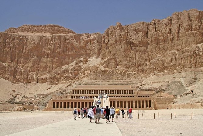 Private Full Day Tour: Valley of the Kings,Hatshepsut temple&more - Colossi of Memnon: Quick Stop, Maximum Scale