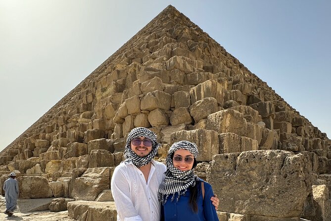 Private Giza Pyramids & Sphinx Day Tour with Lunch from Cairo - Great Sphinx: the head connection and the best photo mindset