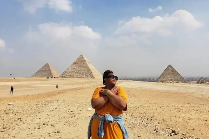 Private guide's trip to Giza pyramids, Great sphinx valley temple - Stop 3: Pyramid of Khafre, spotting the differences