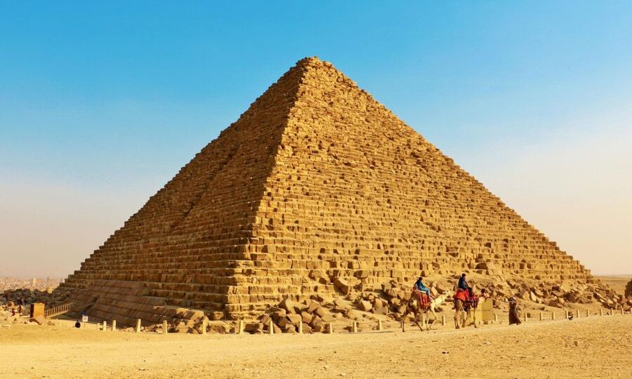 Private Half-Day Tour To Giza Pyramids And Sphinx - Khafre and the Sphinx: the story your eyes can follow