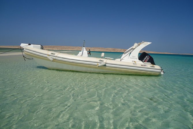 Private Speedboat Tour From Hurghada - On-board comfort: snacks, drinks, shower, and keeping the day easy