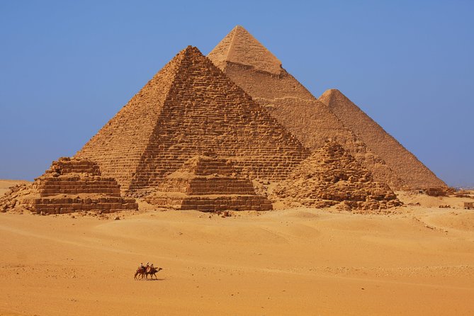 Private Tour: Cairo Day Trip from Hurghada, Including Round-Trip Flights, Giza Pyramids, Sphinx, and Egyptian Museum - Great Sphinx stop, legends at limestone scale