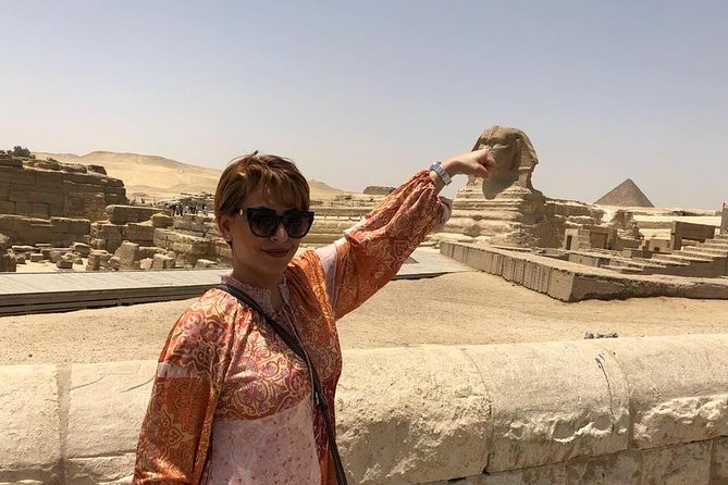 Private Tour Pyramids of Giza and Sphinx from Giza - Stop 1: The Great Sphinx, up close and story-driven