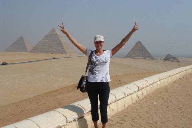 Private Tour Pyramids of Giza and Sphinx from Giza - Guides, timing, and the small-group advantage