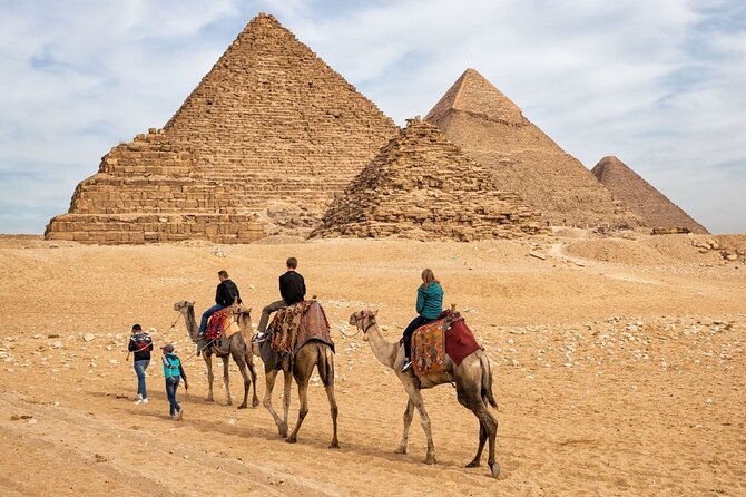 Private Tour to Giza Pyramids with 30 Minutes Camel Ride and Lunch - The morning drive from Cairo or Giza, and what to expect