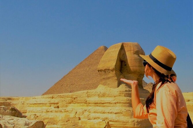 Private Tour to Giza Pyramids with 30 Minutes Camel Ride and Lunch - Lunch in Cairo: staying comfortable mid-day
