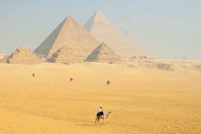 Private Tour To Pyramids of Giza Memphis Saqqara With Lunch - Price and value: what $35 per person really means