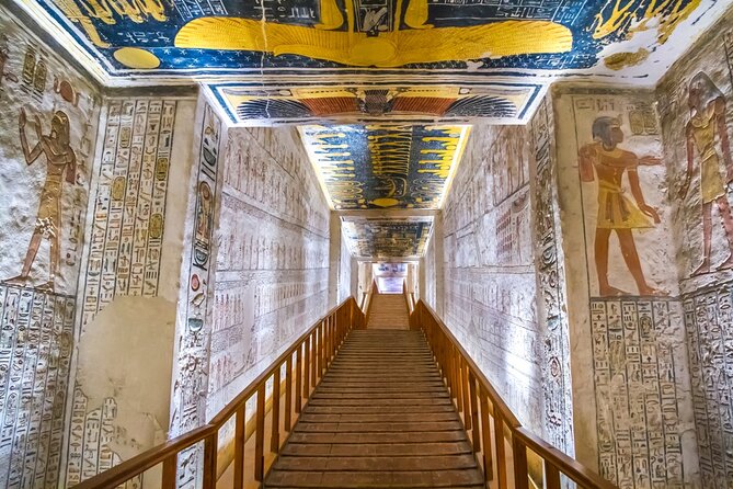 Private tour Valley of the Kings and King Tutankhamun Tomb - Ramses III in KV11, and why those rooms feel different