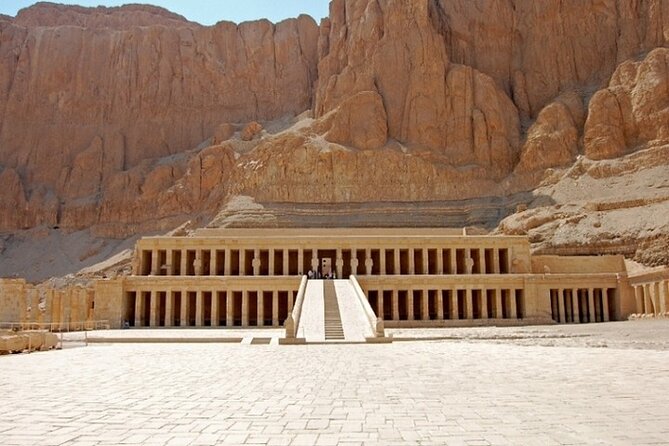 Private VIP Day trip: 5 temples, lunch,felucca and sound and light - Deir el Bahari and Hatshepsut’s mortuary temple views