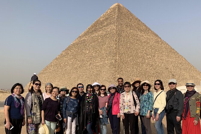 Pyramids, Sphinx, Egyptian Museum And khan El Khalili Day Tour - Great Pyramid of King Cheops and the Sphinx area: what to expect on the Giza half