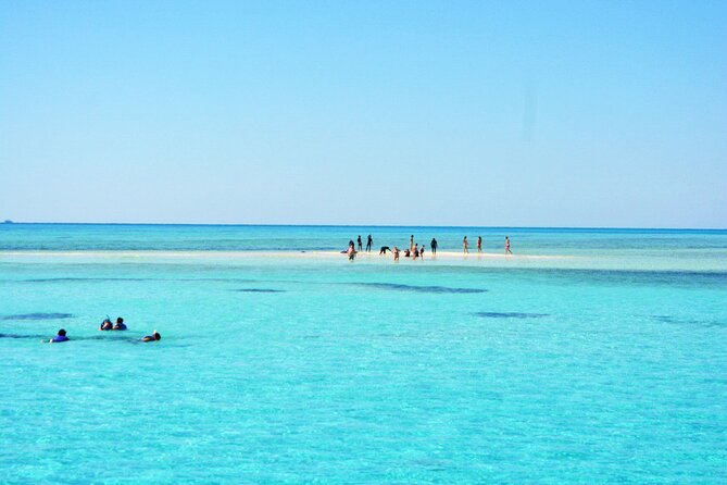 Ras Mohamed & White Island from Sharm El Sheikh by boat - Onboard food and drinks: the real fuel for a long day
