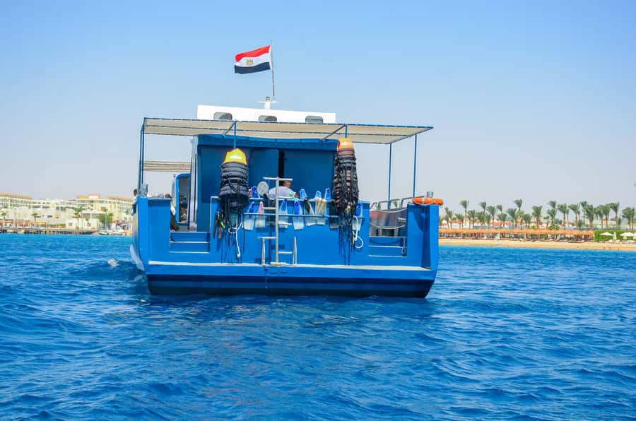 Safaga/Makadi Bay: Panorama Submarine with Snorkeling Tour - Getting onboard: what’s provided and how the crew runs it