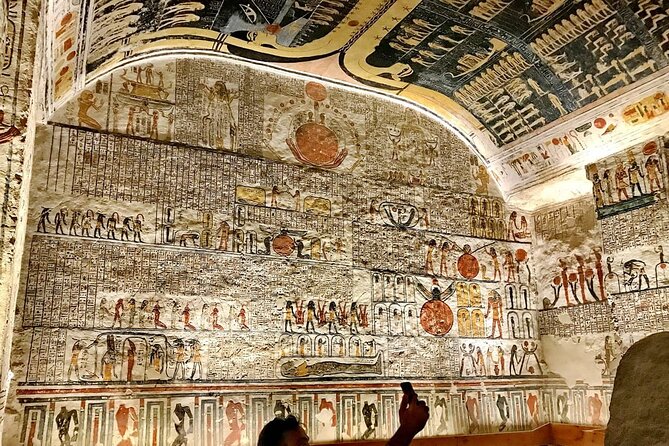 Shared Day Tour to Valley of the Kings, Hatshepsut ,Memnon &lunch - Lunch in Luxor: Where the Included Meal Saves Time