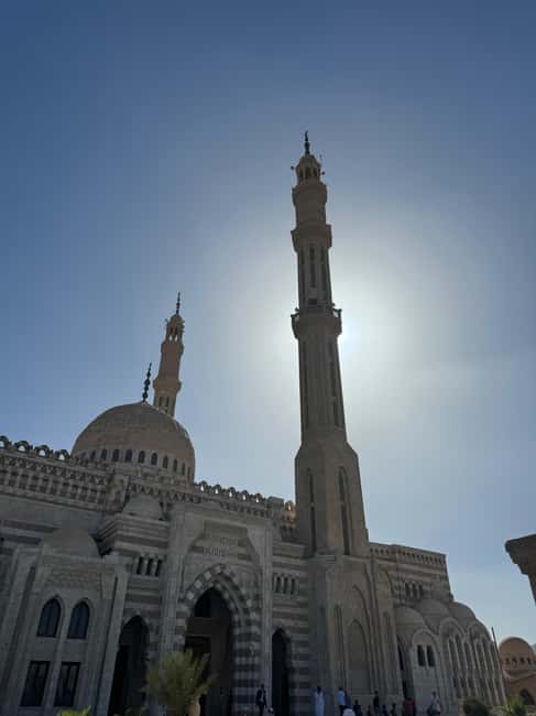 Sharm El-Sheikh: City Tour with Optional Seafood Meal - Panorama cafe option, shisha, and the show add-ons