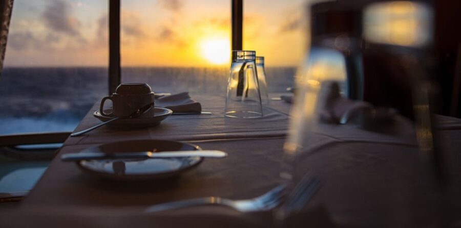 Sharm El Sheikh: Dinner Cruise W/ Optional Private Transfer - Why This Sharm El Sheikh Dinner Cruise Works at Night