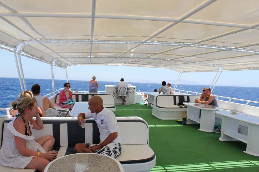 Sharm El-Sheikh: Luxury Ras Mohammed & White Island Cruise - Your boat day: sun deck, air-conditioned comfort, and waiter service
