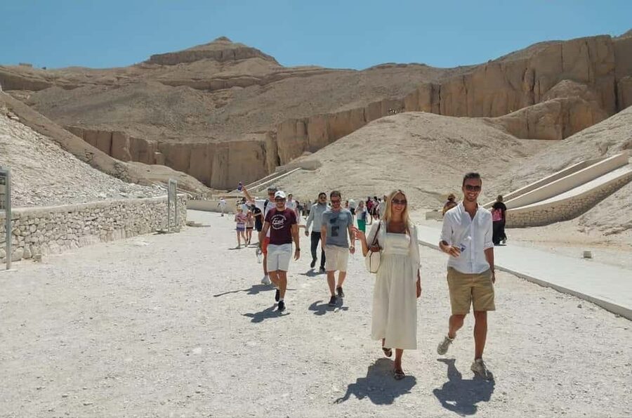 Sharm El Sheikh: Trip to Luxor & Tutankhamun Tomb by Plane - Memnon Colossi: two massive statues with real presence