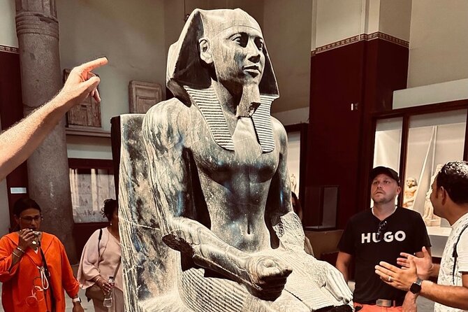 Sharm ElSheikh to Giza Pyramids, Egyptian Museum, Khan El Khalili - Lunch in Front of the Pyramids: Quick, Practical, and Very On-Theme