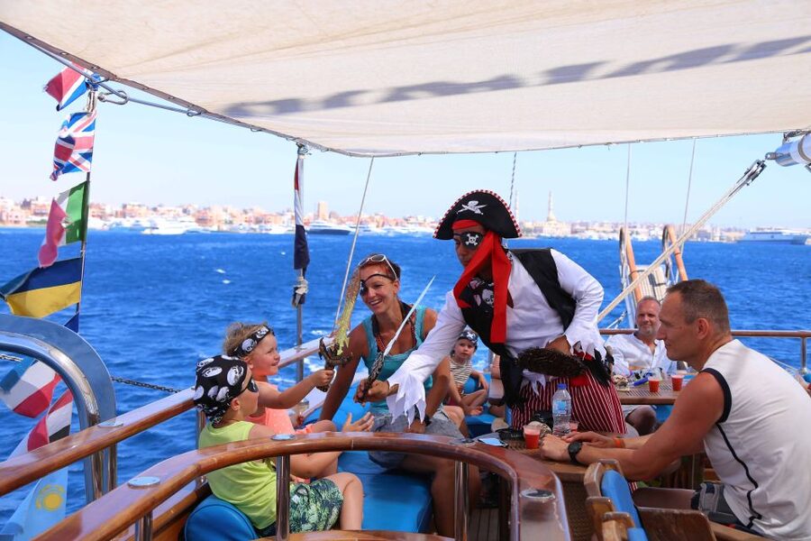 Sharm: Pirates Sailing Boat cruise with transfers & lunch - Who this pirate cruise fits best