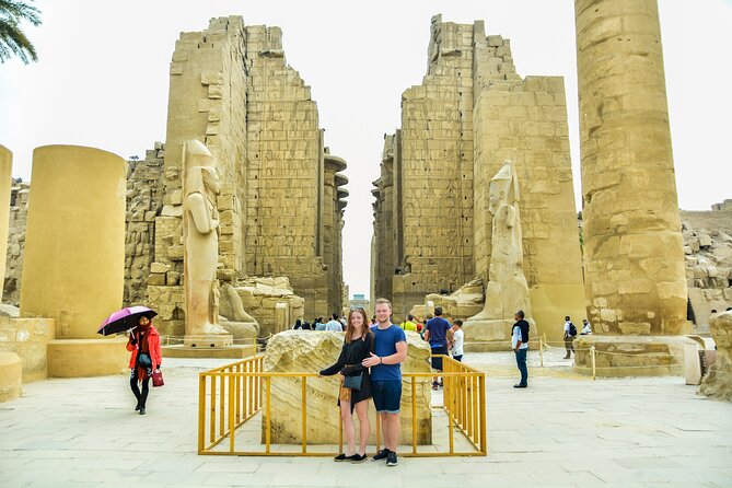 Small group Hurghada to Luxor, Valley of the Kings by Van - Luxor lunch and a quick Nile crossing option