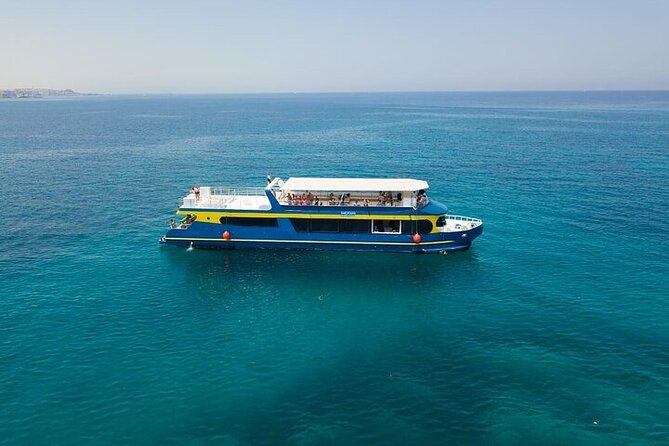 Snorkeling excursion in semi-submarine withِ transfer - Hurghada - Inside the viewing gallery: what you’ll actually do down below