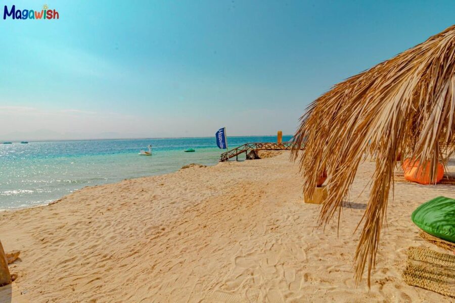 Speedboat,Parasailing, Snorkeling & Piece Of Paradise Island - Photos and the cash question