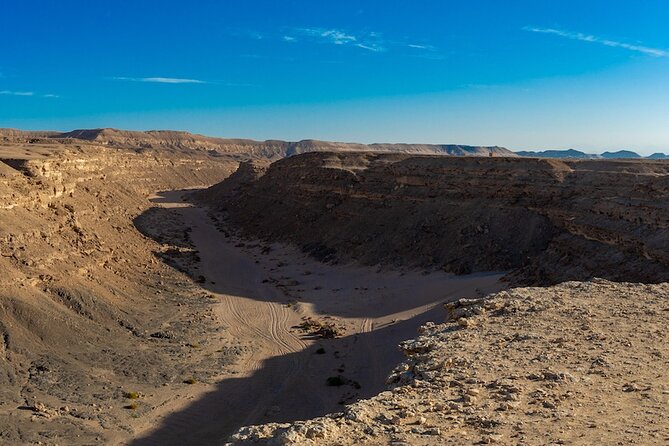 Sunset Luxury Experience to Dry Canyon Wadi Belli - Small-group comfort: why the group size matters in the desert
