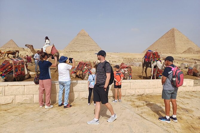 The Giza Pyramids, the Great Sphinx, and Local Lunch. - Stop 2 and 3, Khafre and Menkaure: why the shorter stops still matter