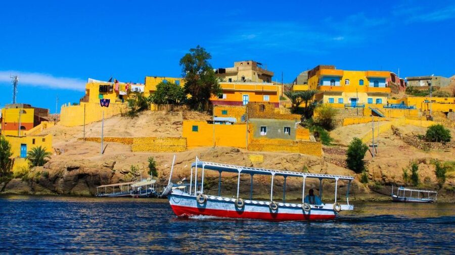 The Nile: Felucca Ride with Meal and Transfers - Your On-Board and After-Ride Meal: Koshary and Other Local Options