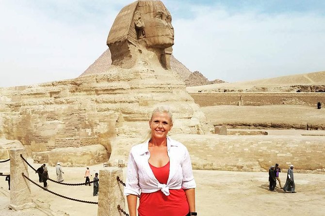 Tour Giza pyramids,Sphinx,Sakkara Pyramid,Memphis& Pyramid Inside - A value-priced Cairo day built around four pyramid zones