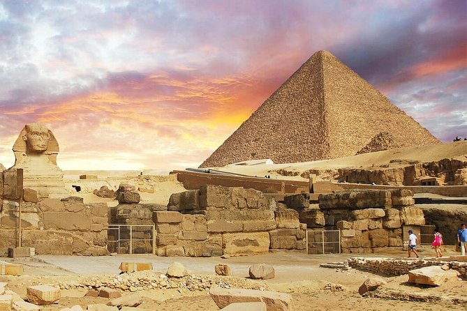 Tour to Giza Pyramids and The Egyptian Museum - Private pickup and a calm route through Cairo’s real life