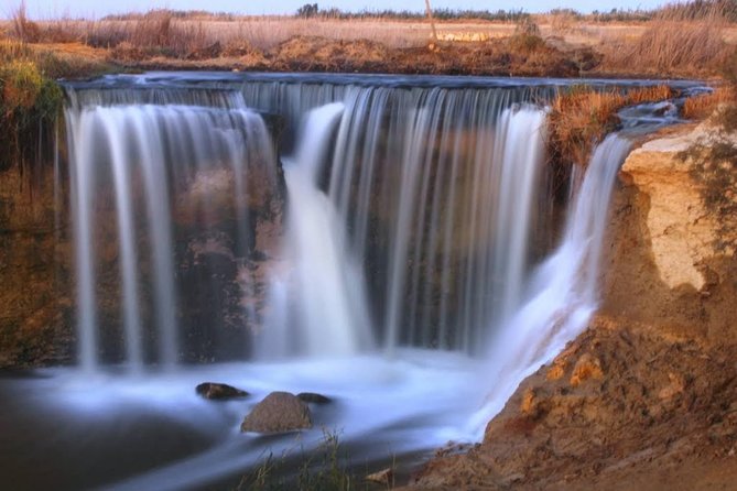 Valley of Whales and Wadi El Rayan Water Falls Day Tour from Cairo - Qarun Lake: a quick, free calm stop that breaks the drive